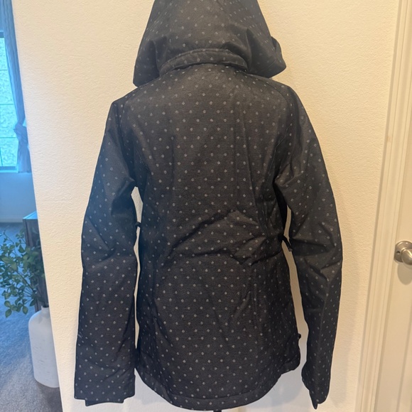Ride Women's Ski/snowboard Jacket (Like New) - Picture 3 of 14